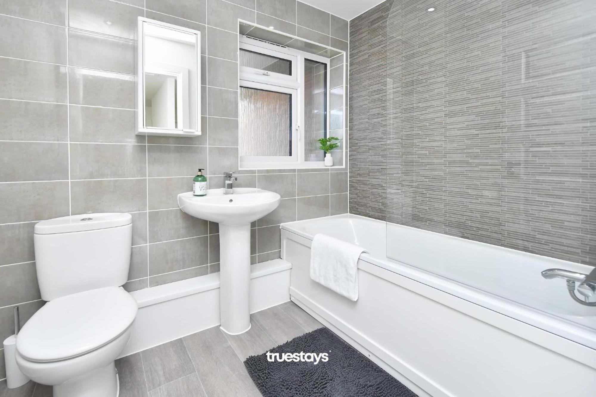 Regal House By True Stays - 3 Bedroom House In Stoke-On-Trent Eksteriør bilde
