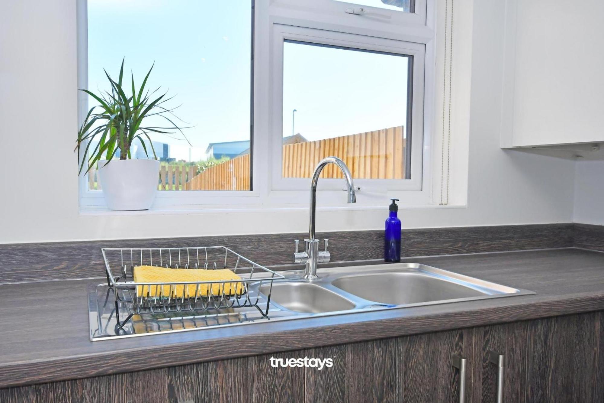 Regal House By True Stays - 3 Bedroom House In Stoke-On-Trent Eksteriør bilde
