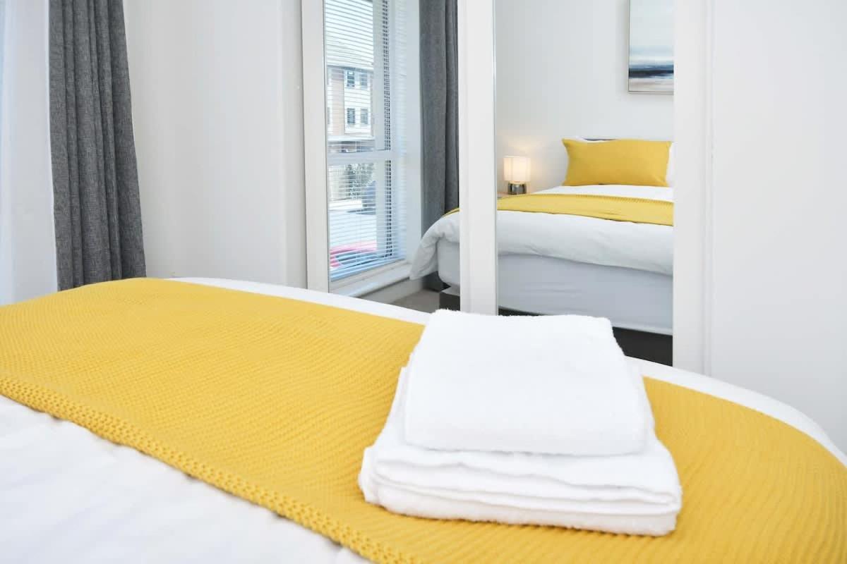 Regal House By True Stays - 3 Bedroom House In Stoke-On-Trent Eksteriør bilde