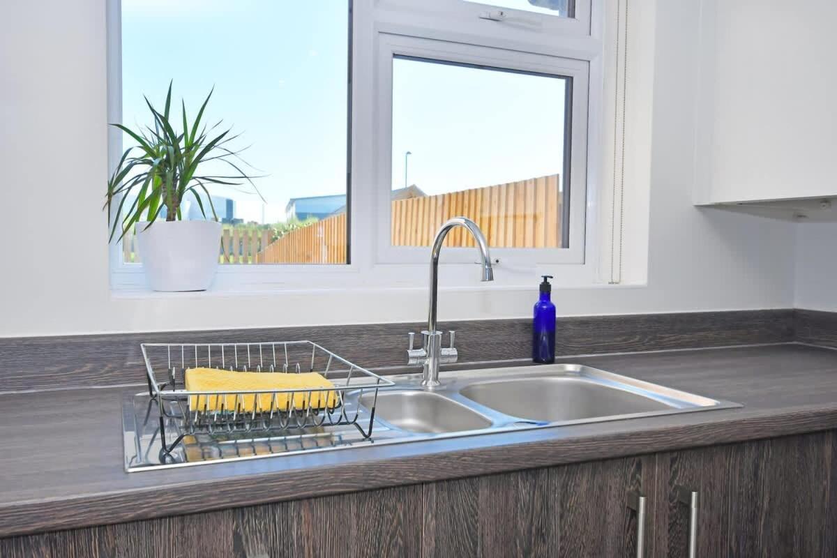 Regal House By True Stays - 3 Bedroom House In Stoke-On-Trent Eksteriør bilde