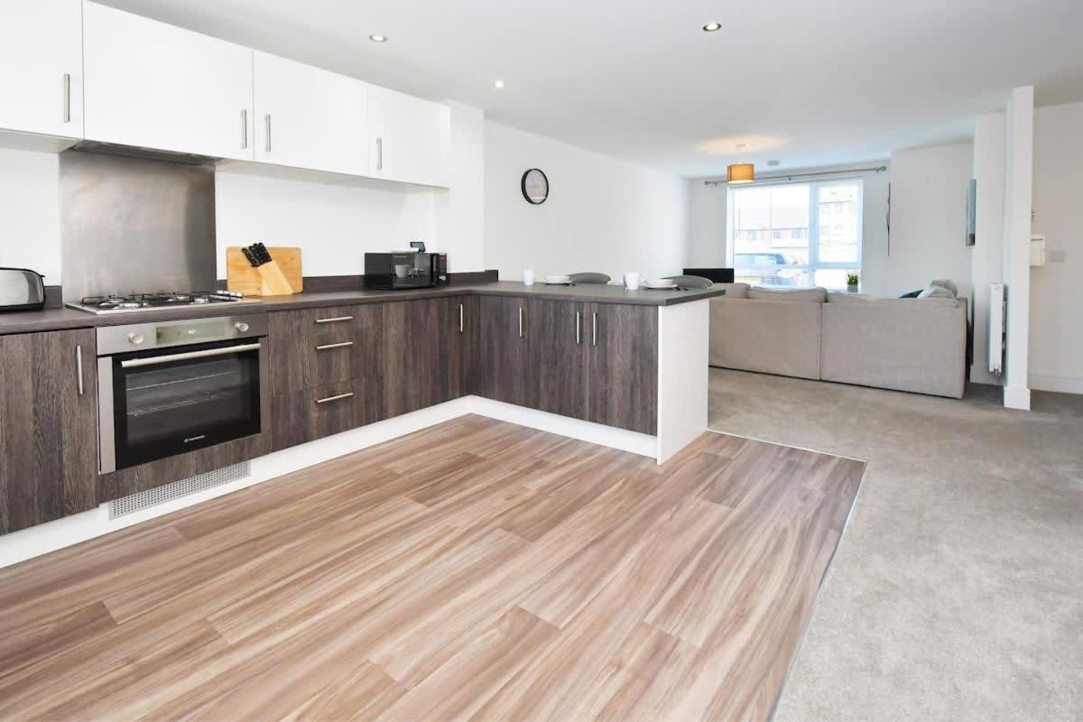 Regal House By True Stays - 3 Bedroom House In Stoke-On-Trent Eksteriør bilde
