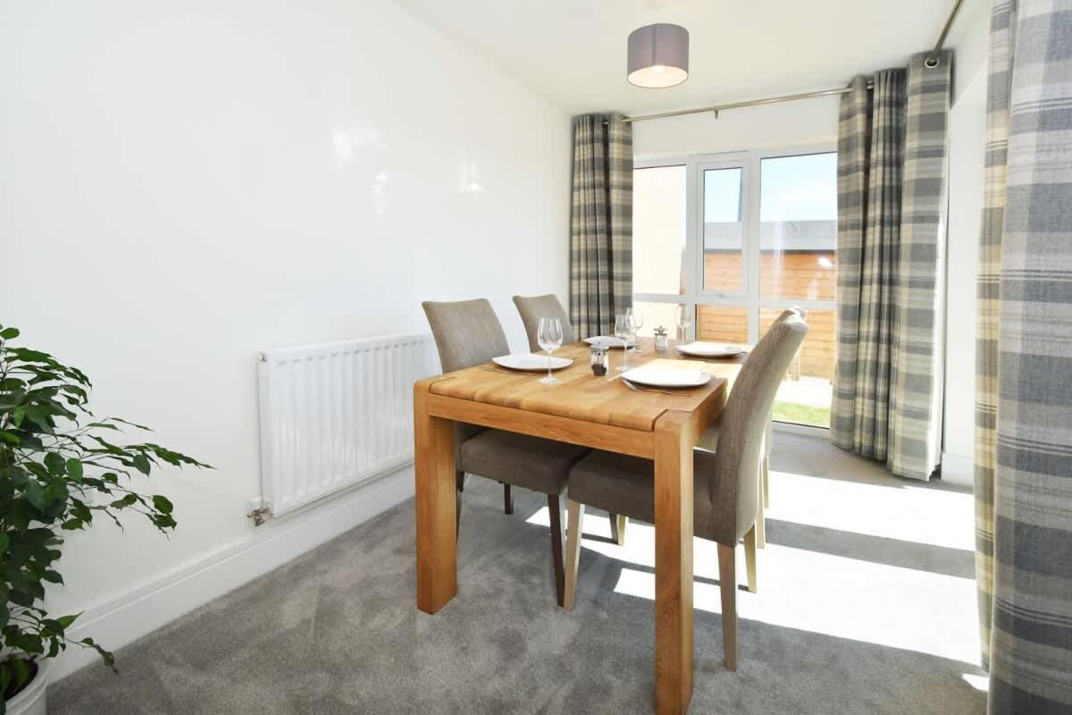 Regal House By True Stays - 3 Bedroom House In Stoke-On-Trent Eksteriør bilde