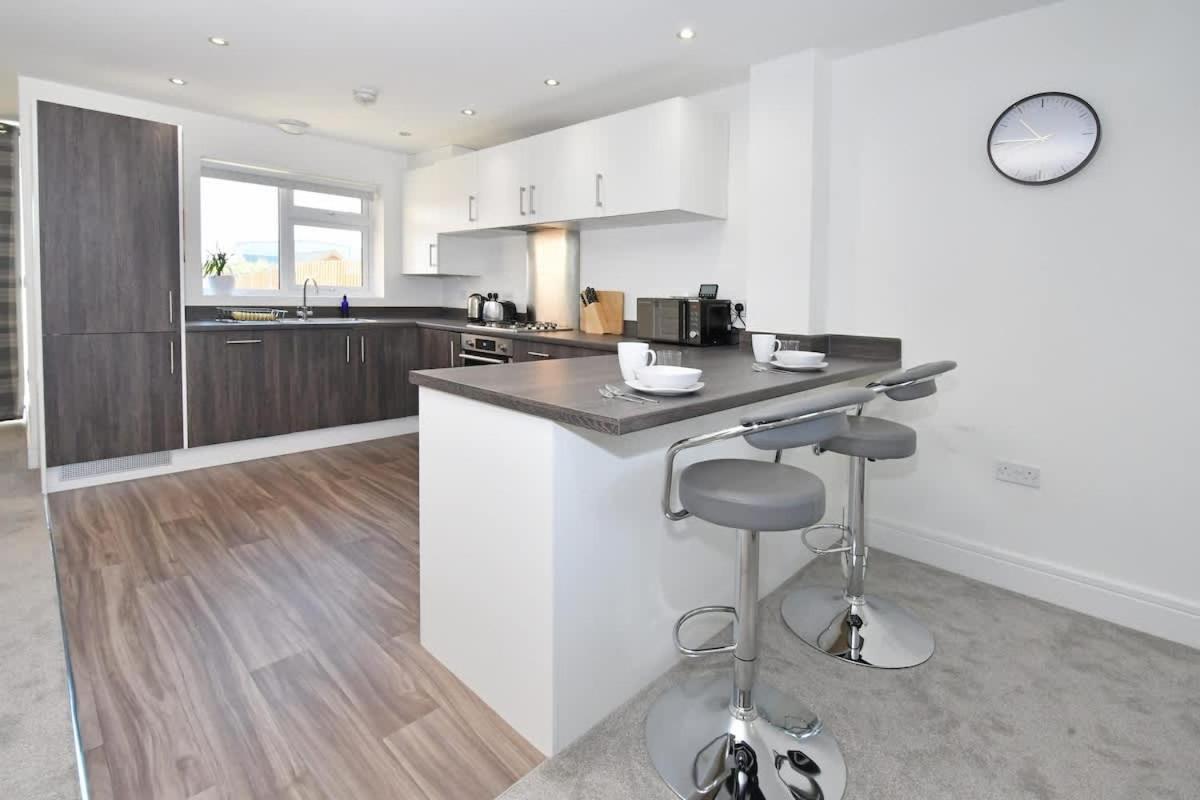 Regal House By True Stays - 3 Bedroom House In Stoke-On-Trent Eksteriør bilde